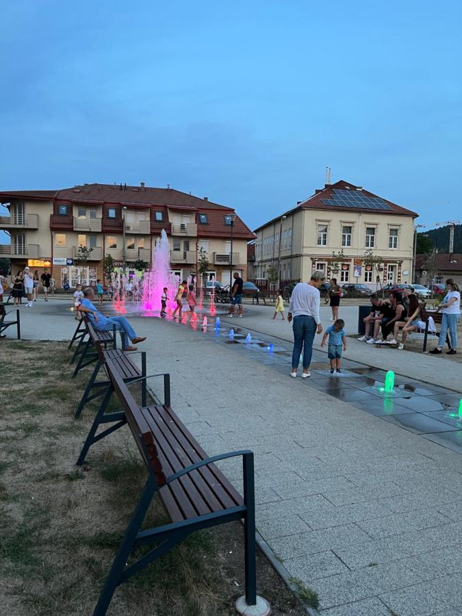 Var Apartman Miskolc Buitenkant foto
